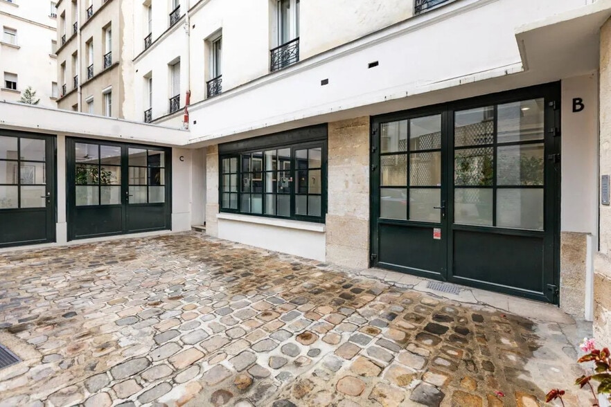 266 Rue Du Faubourg Saint-Honoré, Paris à louer - Photo de l’immeuble – Image 1 sur 14