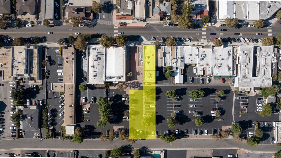82 W Sierra Madre Blvd, Sierra Madre, CA à vendre - Photo de l’immeuble – Image 2 sur 29