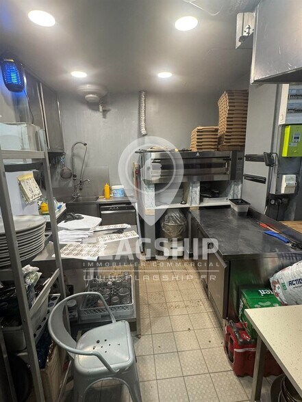 Local commercial dans Paris à louer - Photo intérieure – Image 2 sur 3