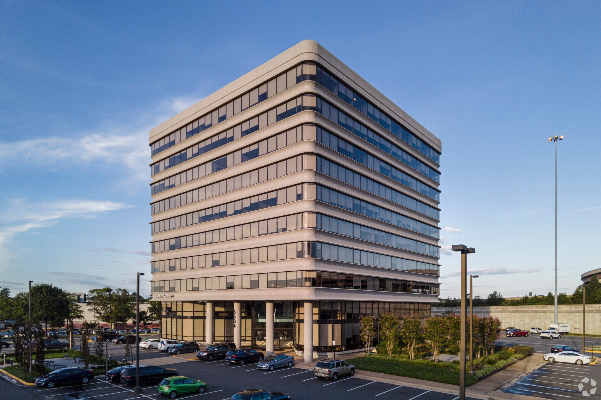 6564 Loisdale Ct, Springfield, VA à louer Photo principale– Image 1 sur 14