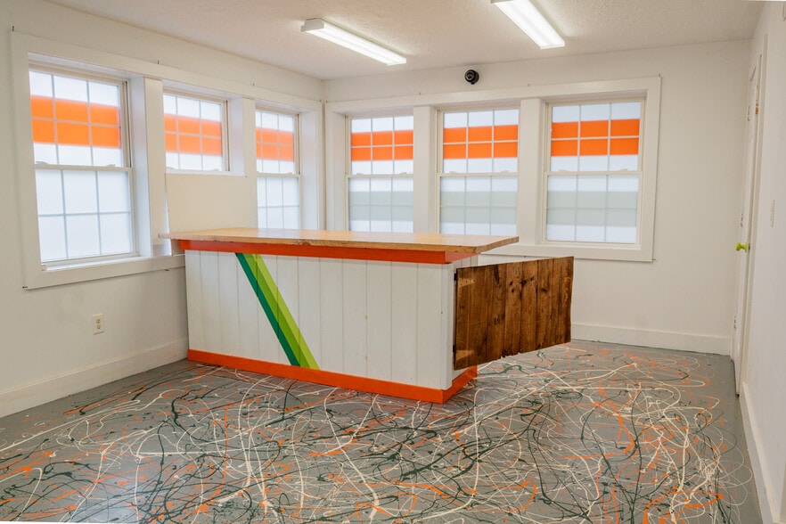 222 Gray Rd, Cumberland, ME à vendre - Photo de l’immeuble – Image 2 sur 10