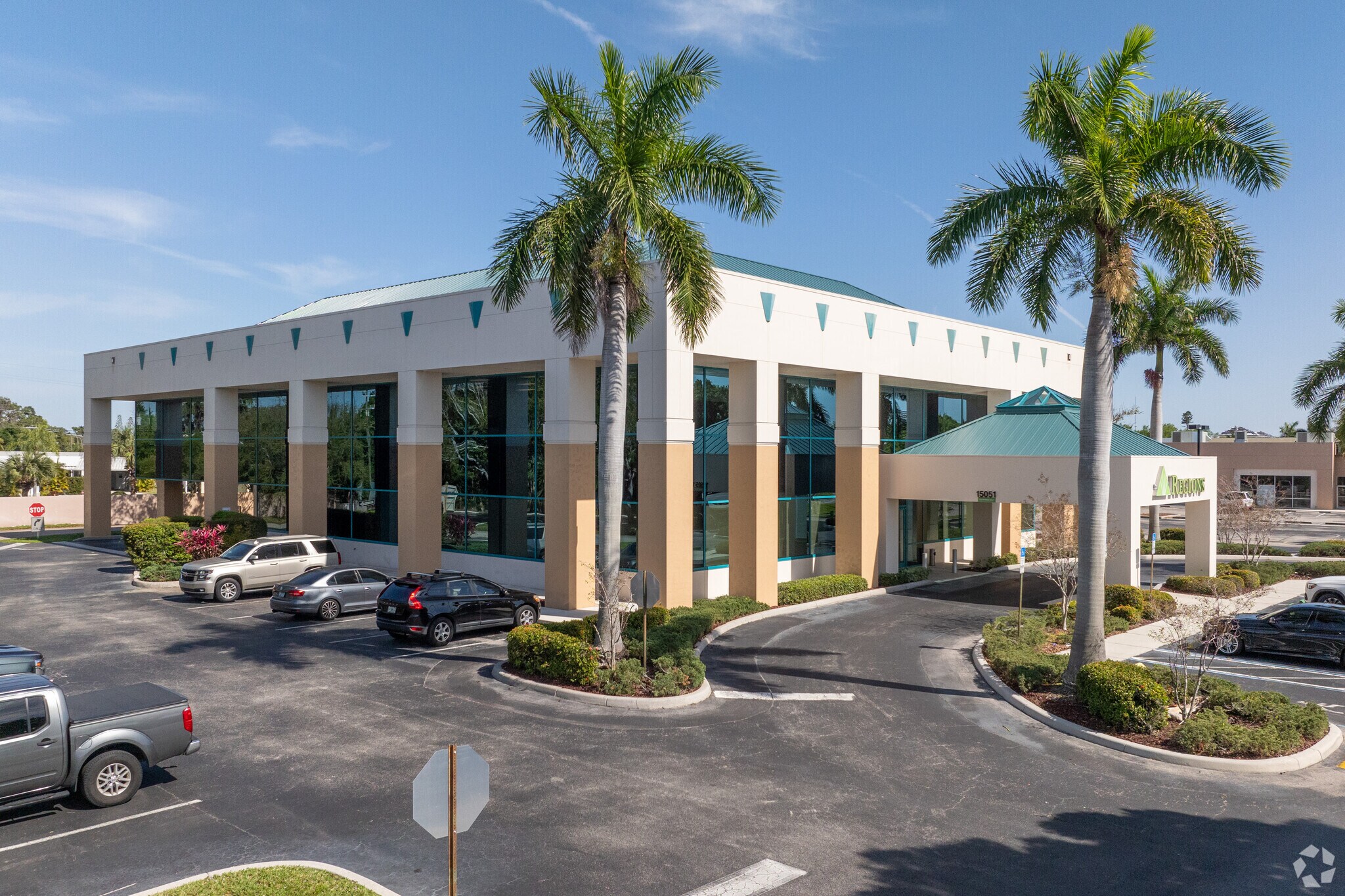 15051 S Tamiami Trl, Fort Myers, FL à louer Photo de l’immeuble– Image 1 sur 9