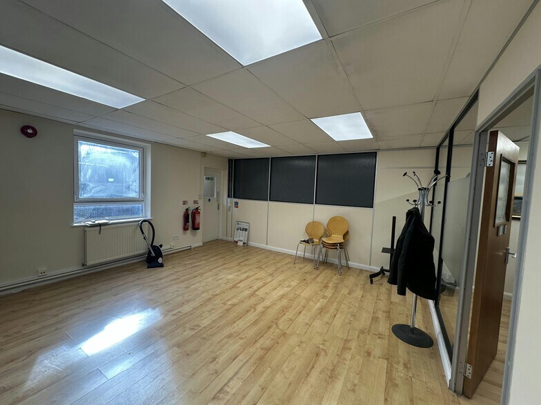 44 Richmond Rd, Kingston Upon Thames à louer - Photo de l’immeuble – Image 3 sur 4