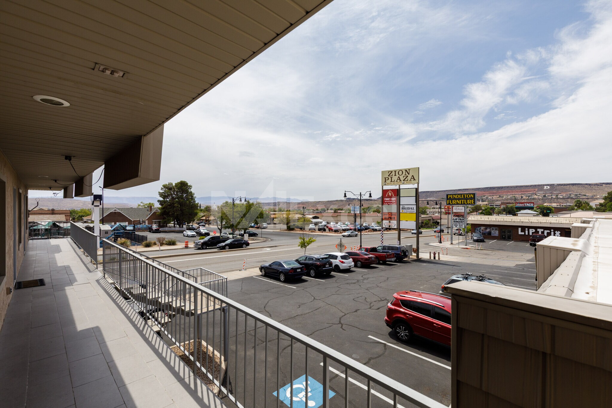 511 E Saint George Blvd, Saint George, UT à louer Photo de l’immeuble– Image 1 sur 5