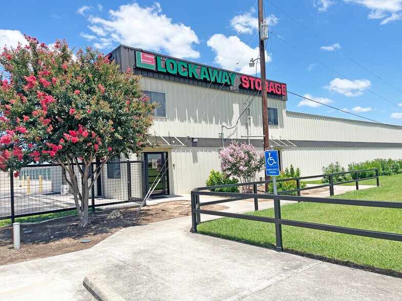 452 FM 306, New Braunfels, TX à louer - Photo de l’immeuble – Image 2 sur 3