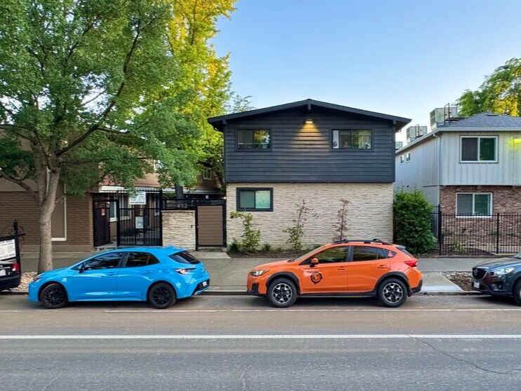 2412 Q St, Sacramento, CA à vendre - Photo de l’immeuble – Image 3 sur 18