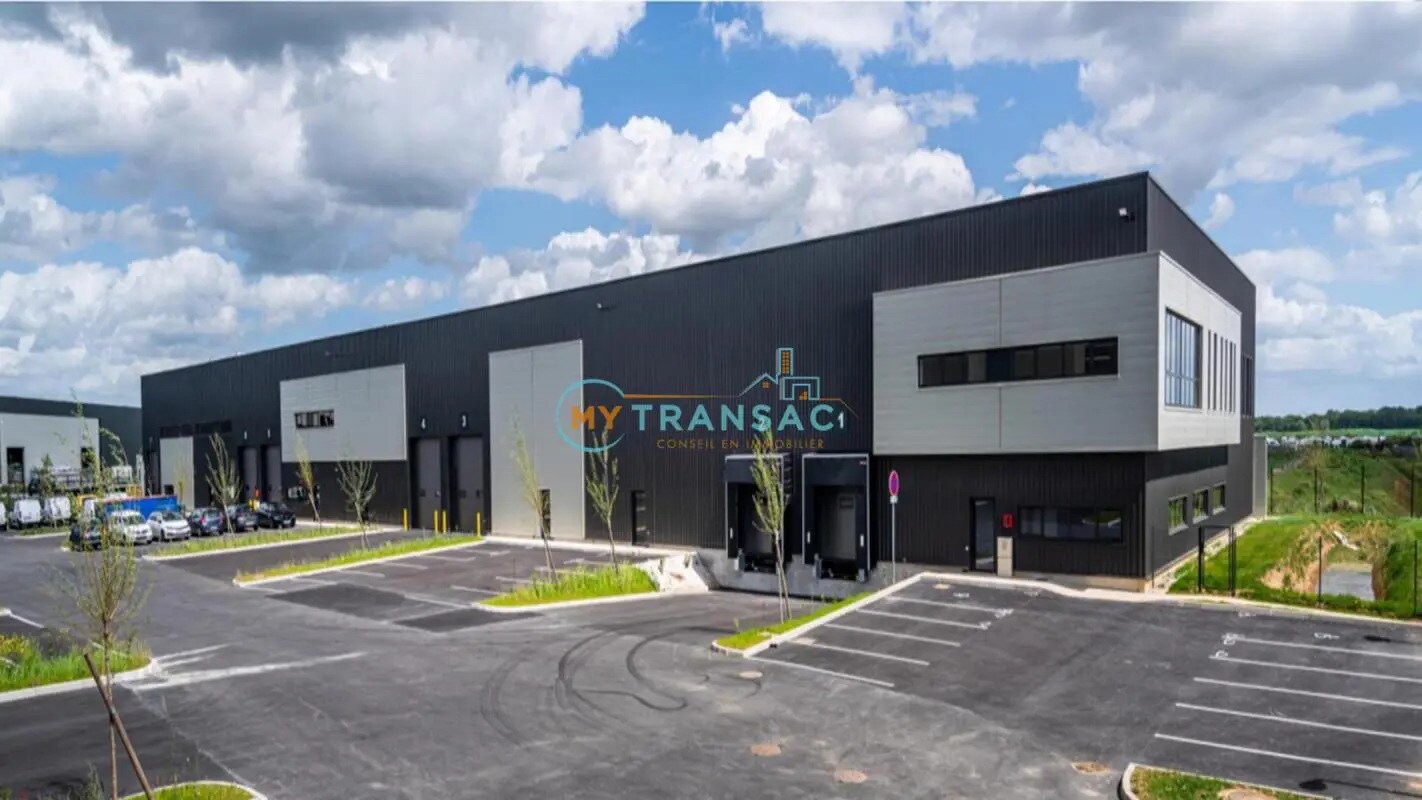 Local d’activités dans Brie-Comte-Robert à louer Photo de l’immeuble– Image 1 sur 10