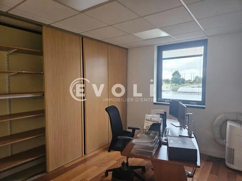 Bureau dans Les Ulis à louer - Photo intérieure – Image 2 sur 16