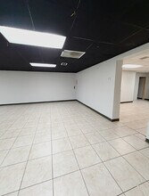 2517-2519 Strawberry Rd, Pasadena, TX à louer Photo intérieure– Image 2 sur 4