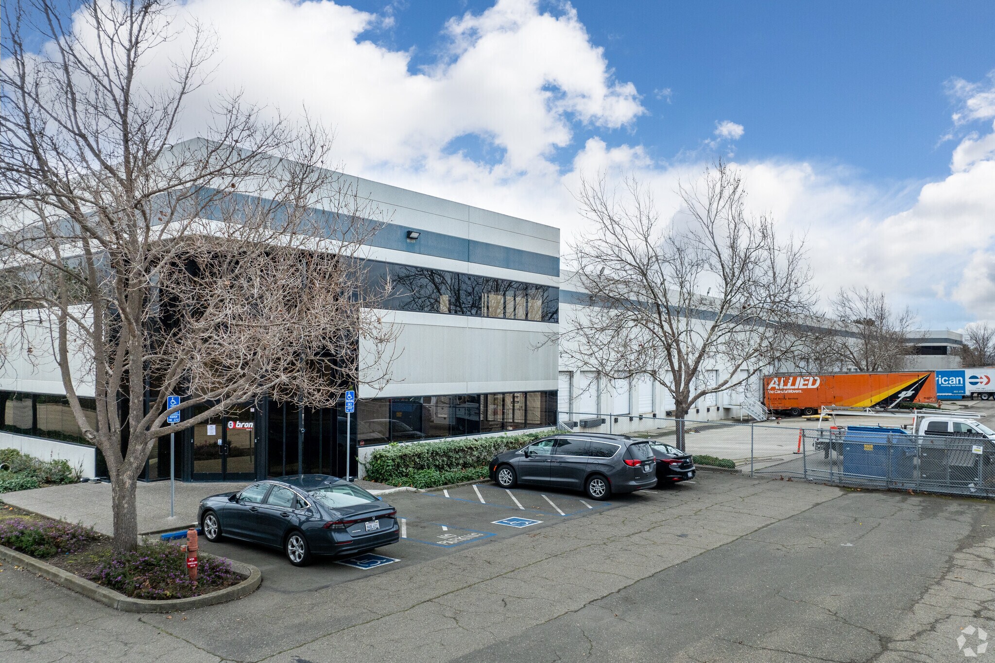 13951 Washington Ave, San Leandro, CA à louer Photo de l’immeuble– Image 1 sur 8