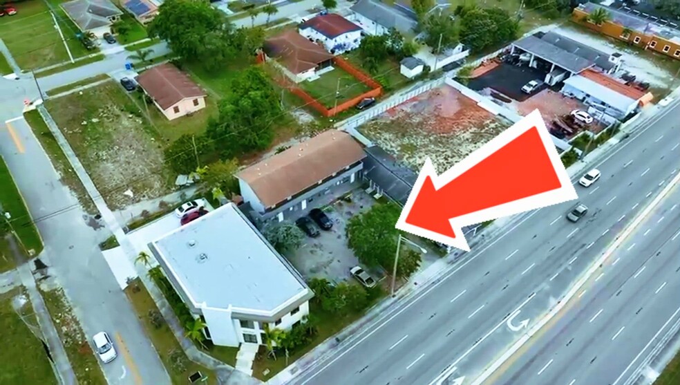 5018 Pembroke Rd, Hollywood, FL à vendre - Vidéo sur l’annonce professionnelle – Image 2 sur 24