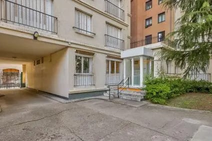 Bureau dans Paris à louer - Photo de l’immeuble – Image 1 sur 7