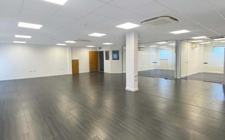 Moulden Way, Reading, BKS RG7 4GB - Lot 5B -  - Photo intérieure - Image 2 of 2