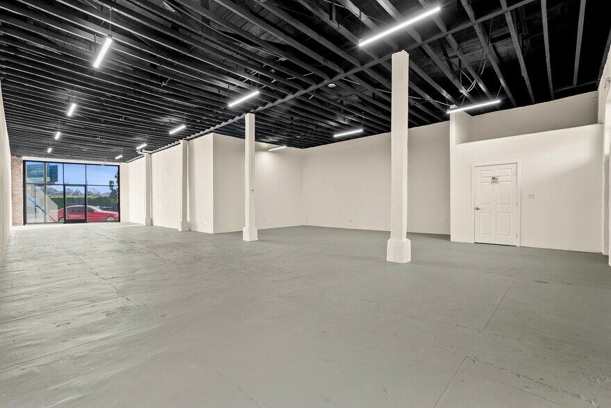 Bureaux/Local commercial dans Los Angeles, CA à louer - Photo de l’immeuble – Image 3 sur 16