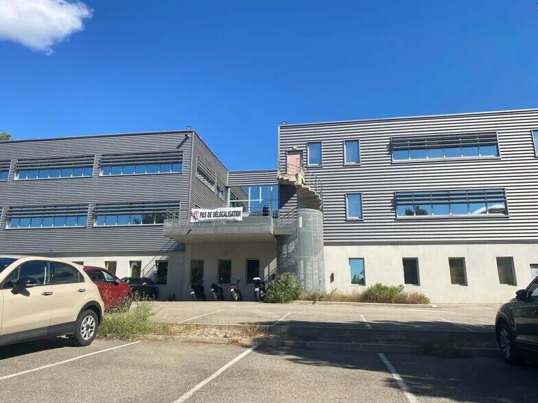 Bureau dans La Ciotat à vendre - Photo de l’immeuble – Image 2 sur 21