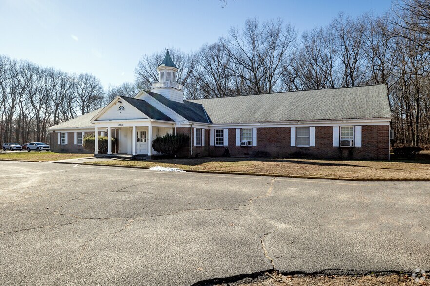 200 Nicolls Rd, Stony Brook, NY à vendre - Photo de l’immeuble – Image 3 sur 6