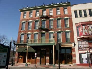 92 W Main St, Uniontown, PA à vendre - Photo principale – Image 1 sur 65