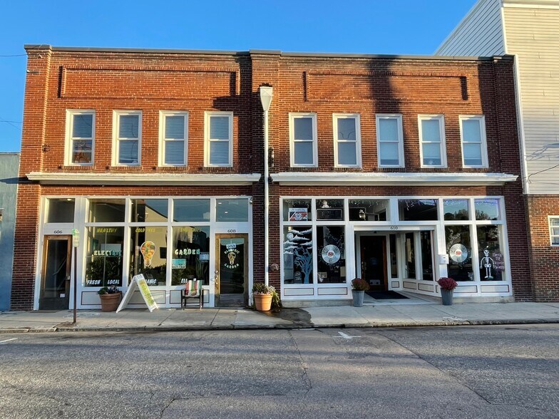 610 E Fearing St, Elizabeth City, NC à vendre - Photo de l’immeuble – Image 3 sur 29