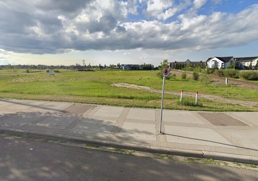 116 Railway Av SW, Airdrie, AB à vendre - Autre – Image 1 sur 2