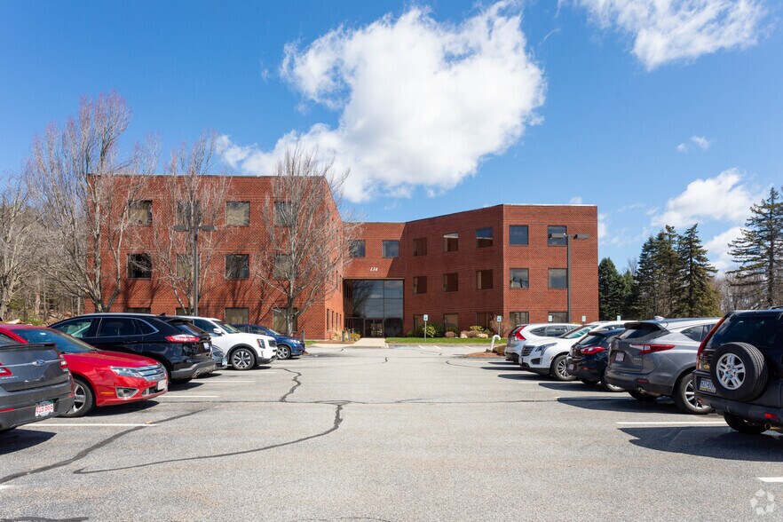 134 Flanders Rd, Westborough, MA à louer - Photo de l’immeuble – Image 2 sur 6