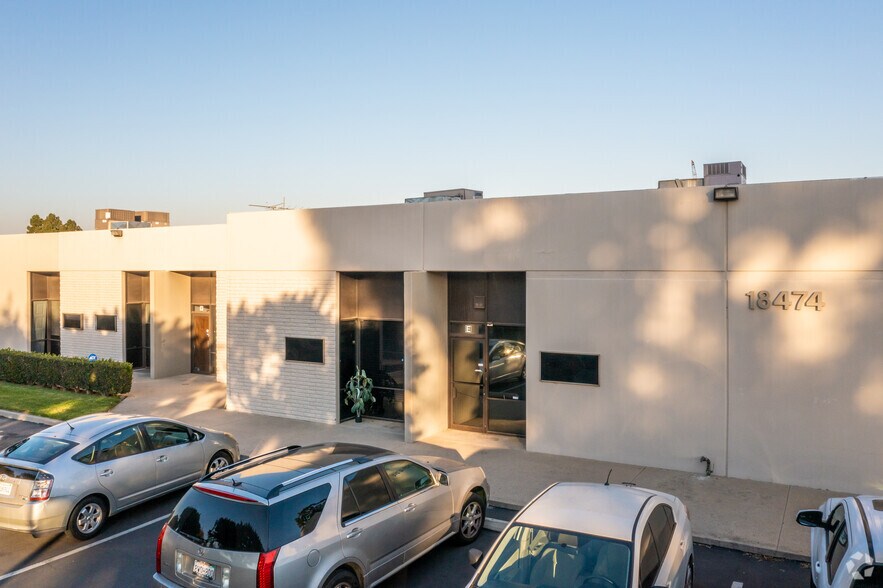 10625 Ellis Ave, Fountain Valley, CA à louer - Photo de l’immeuble – Image 3 sur 5