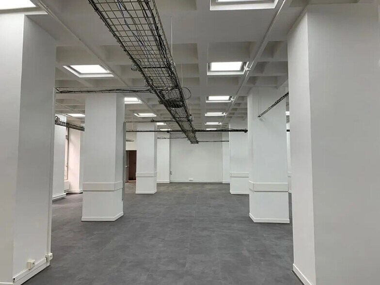 Bureau dans Paris à louer - Photo de l’immeuble – Image 2 sur 10