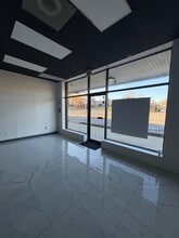 15-21 N Main St, Bellingham, MA à louer Photo intérieure– Image 1 sur 3