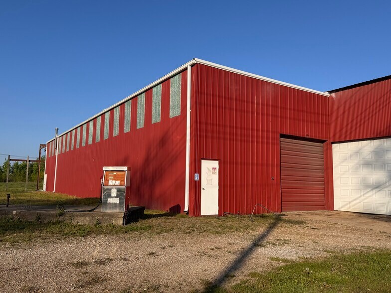 400 Davis Street, Bushnell, IL à vendre - Photo de l’immeuble – Image 2 sur 21