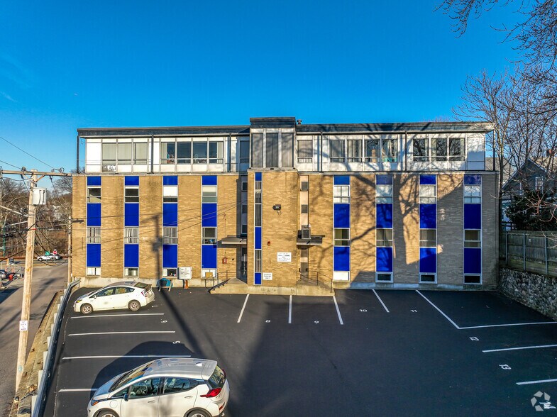 108 Water St, Watertown, MA à vendre - Photo de l’immeuble – Image 3 sur 5