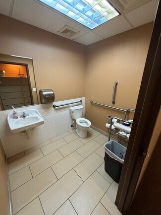 Plus de détails pour 15 Newark Ave, Belleville, NJ - Bureau à louer