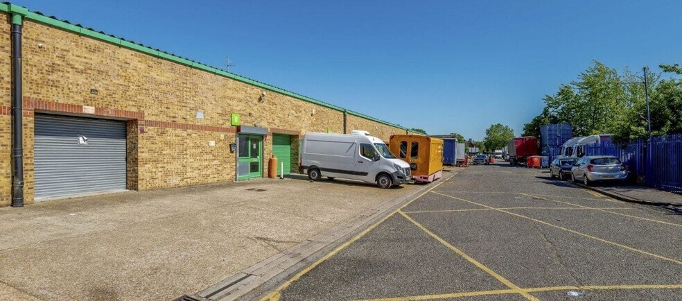 Lea Bridge Rd, Londres à louer - Photo de l’immeuble – Image 3 sur 3