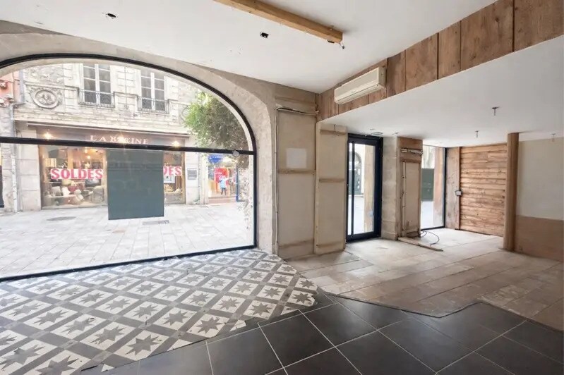Local commercial dans Chalon-sur-Saône à louer - Photo de l’immeuble – Image 1 sur 5