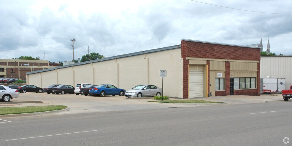 417 SW Jackson St, Topeka, KS à louer - Photo principale – Image 2 sur 7