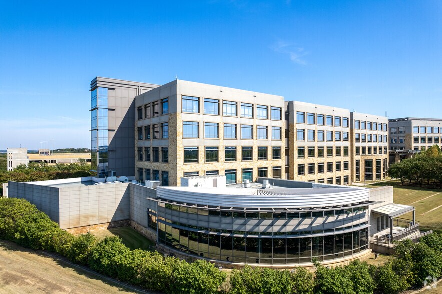 3120 Sabre Dr, Southlake, TX à louer - Photo de l’immeuble – Image 2 sur 40