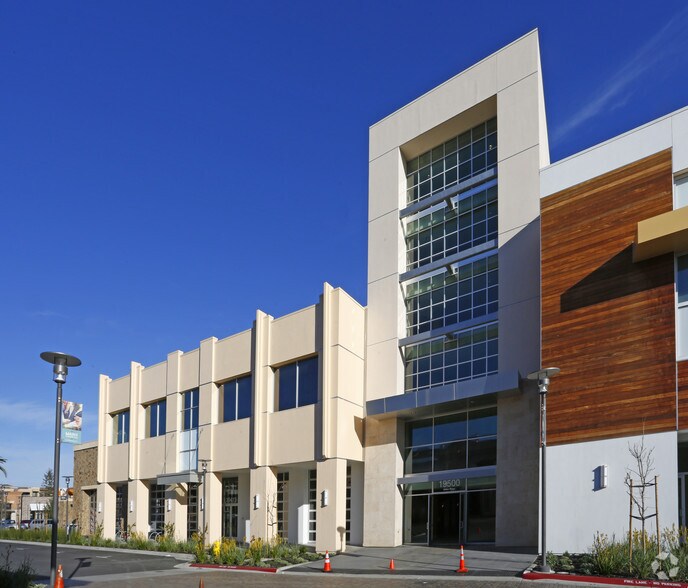 19409-19419 Stevens Creek Blvd, Cupertino, CA à louer - Photo de l’immeuble – Image 2 sur 11