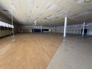 120-180 Point Plz, Butler, PA à louer Photo intérieure– Image 1 sur 10