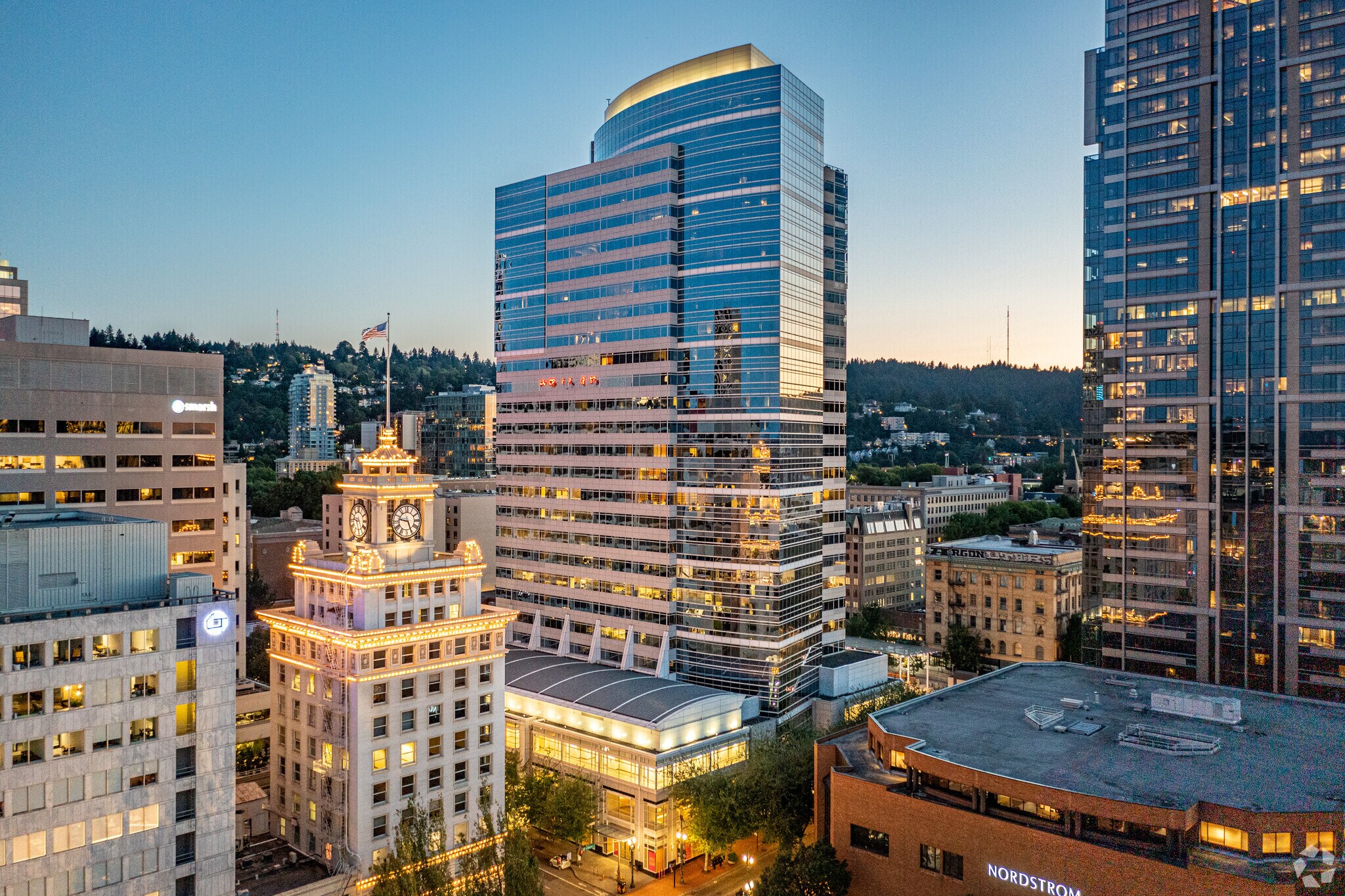 805 SW Broadway, Portland, OR à louer Photo principale– Image 1 sur 25