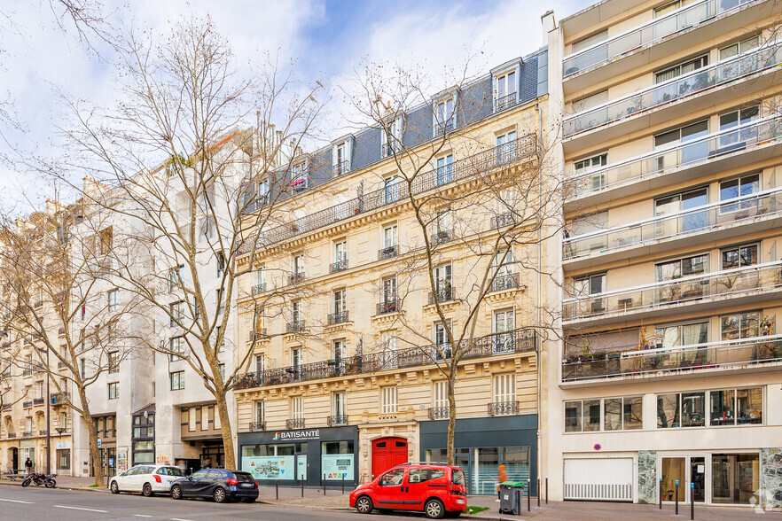 Local commercial dans Paris à louer - Photo de l’immeuble – Image 2 sur 2