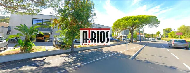 Plus de détails pour Local d'activités à louer