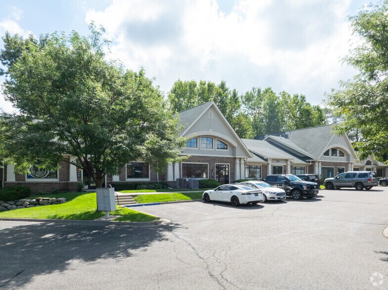 11979 Cr-11, Burnsville, MN à vendre - Photo principale – Image 1 sur 66