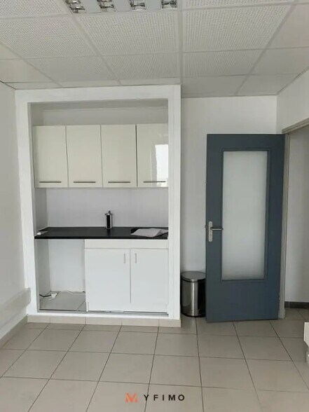 Bureau dans Orgeval à louer - Photo intérieure – Image 2 sur 4