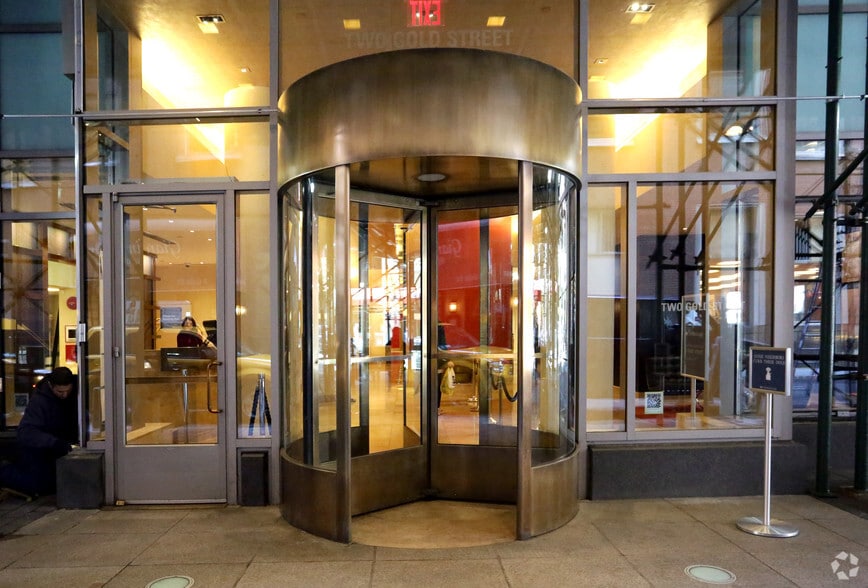 101 Maiden Ln, New York, NY à louer - Hall d’entrée – Image 2 sur 20