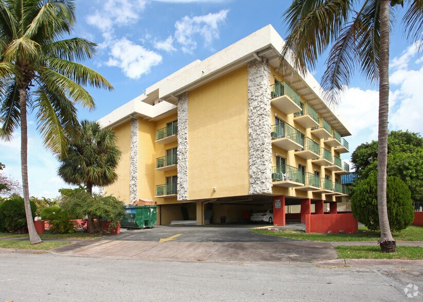1211 E Ponce De Leon Blvd, Coral Gables, FL à vendre - Photo de l’immeuble – Image 2 sur 3