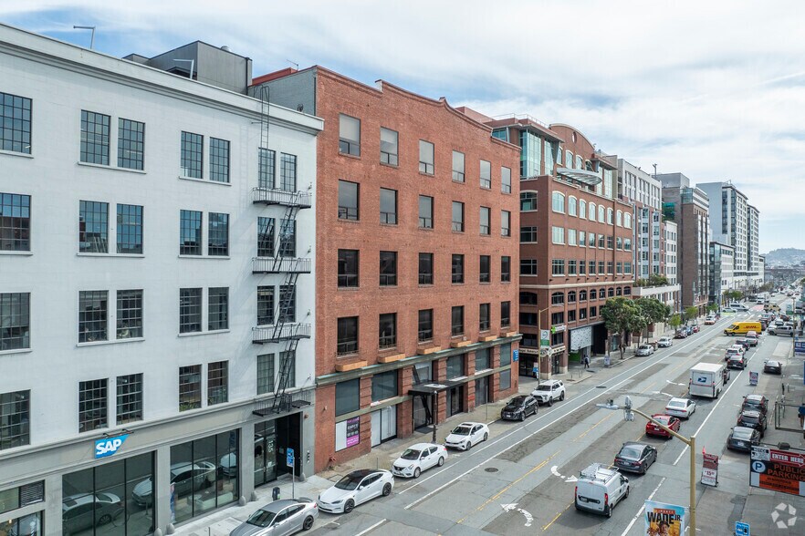 139 Townsend St, San Francisco, CA à louer - Photo de l’immeuble – Image 2 sur 8