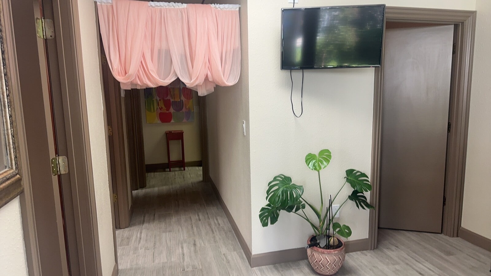 91 Gregory Ln, Pleasant Hill, CA 94523 - Lot 8 - - Photo intérieure - Image 1 of 11