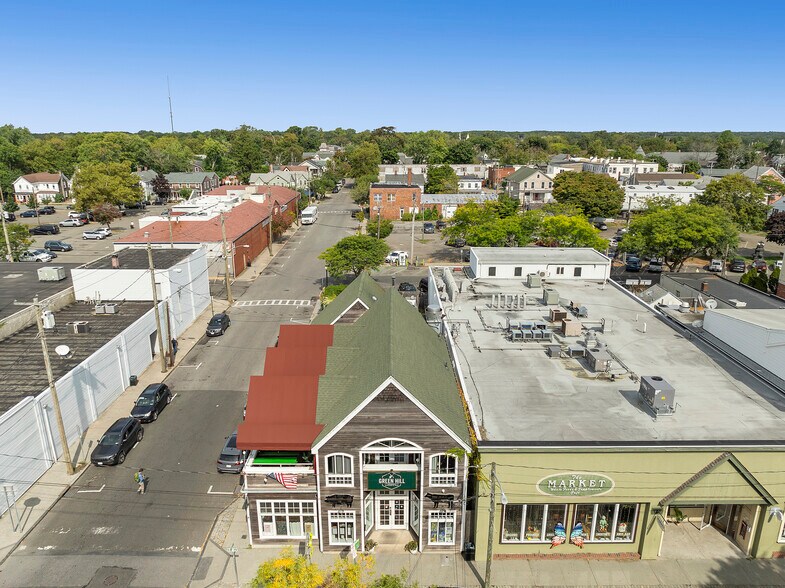 48 Front St, Greenport, NY à vendre - Aérien – Image 3 sur 15