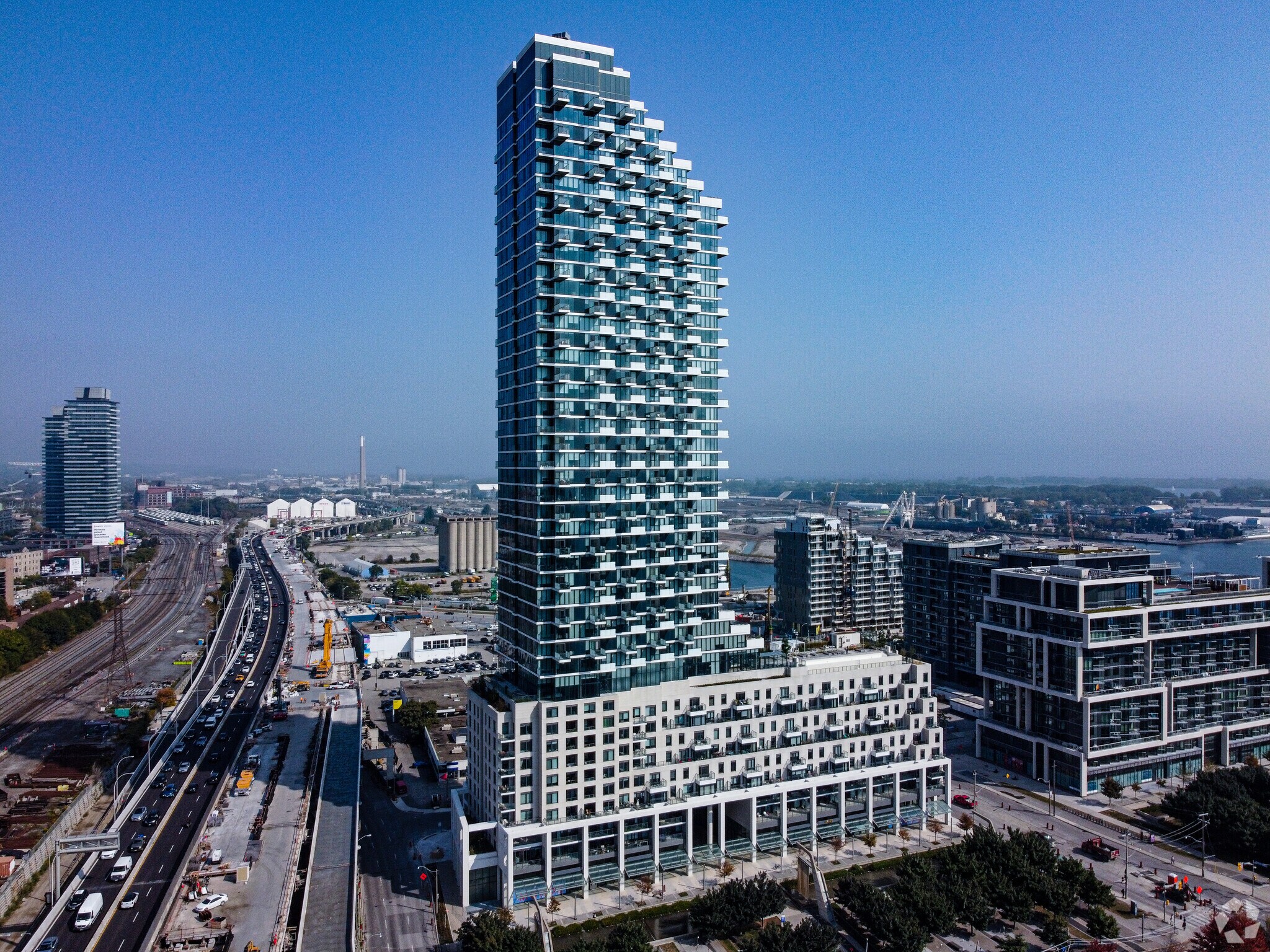 190 Queens Quay E, Toronto, ON à louer Photo principale– Image 1 sur 6