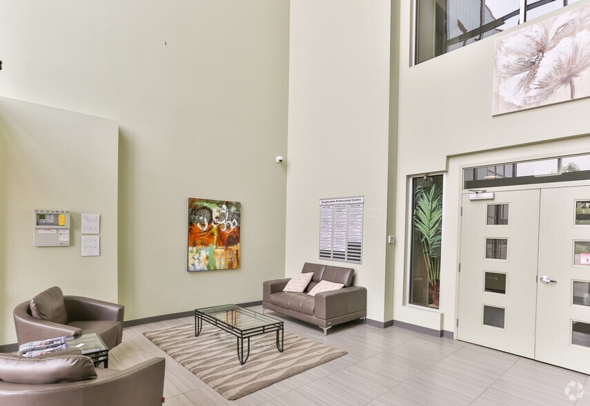 11420 27th St SE, Calgary, AB à louer - Hall d’entrée – Image 2 sur 27