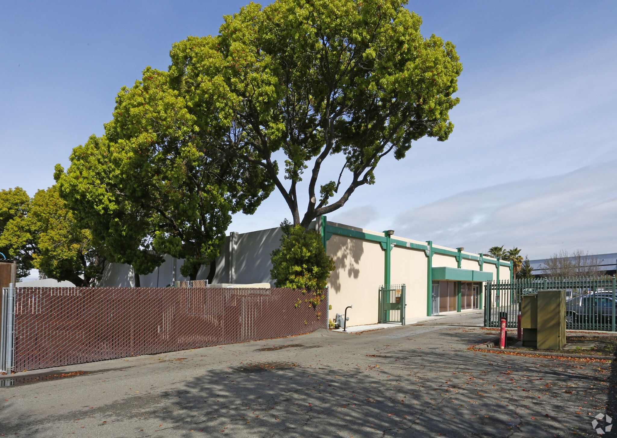1220 Coleman Ave, Santa Clara, CA à louer Photo principale– Image 1 sur 4