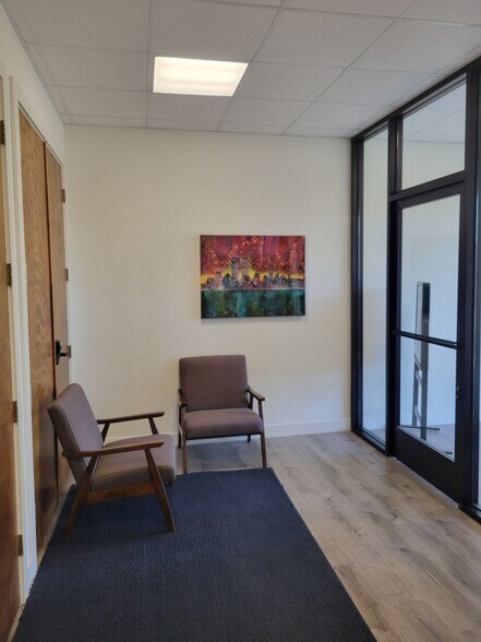 6590 Alhambra Ave, Pleasant Hill, CA à louer - Hall d’entrée – Image 3 sur 8
